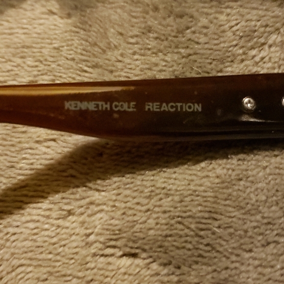 Kenneth Cole Reaction sunglasses - Picture 2 of 4